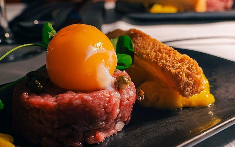 4-Course Dinner Cruise in Amsterdam - Four courses and what to expect from dinner