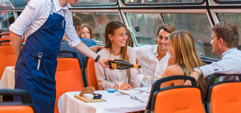 4-Course Dinner Cruise in Amsterdam - Seating and the shared-table question