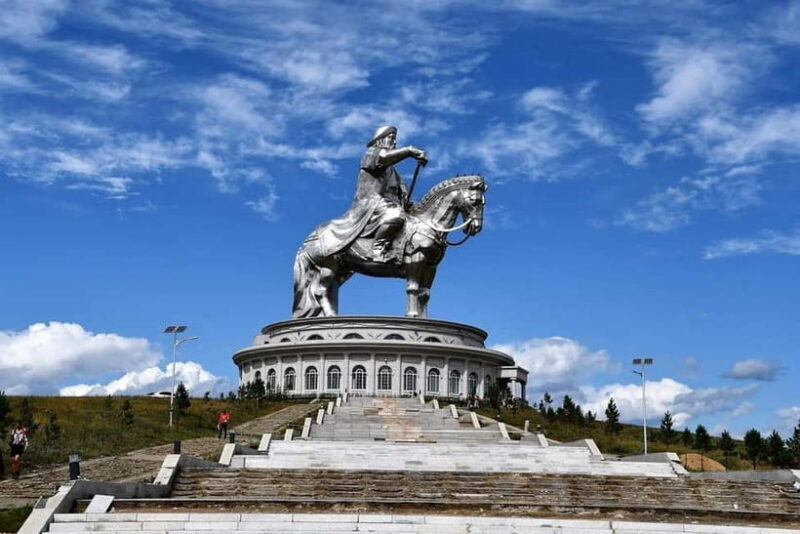 4 Day Best of Central Mongolia tour, Chinggis Khan statue - What’s Included and Whats Not?