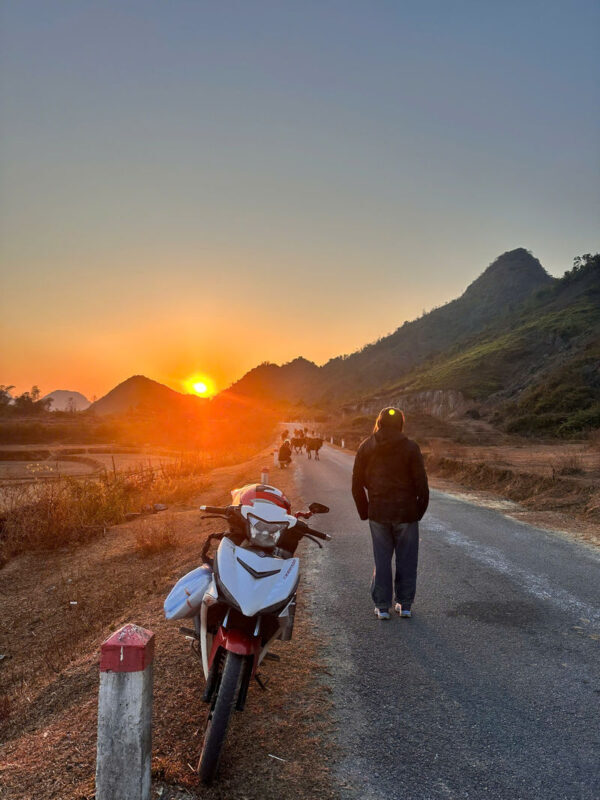4-Day Cao Bang Waterfalls & Caves Small Group Tour, 3 Riding Days - What to bring for three days on the road