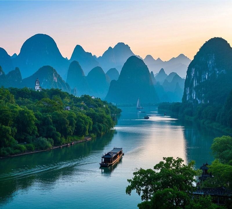 4-Day Guilin Landscape Secret Realm Tour (2-8 people small group) - Day three: Xingping’s river views and Silver Cave
