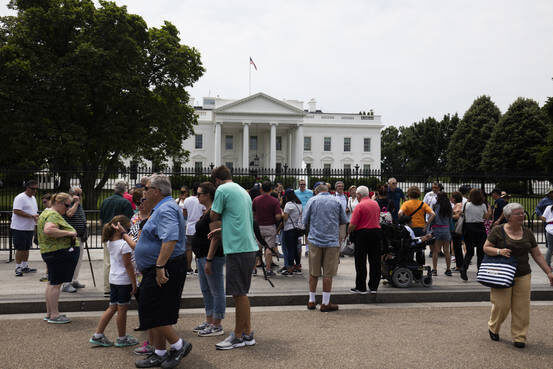 4-Day Niagara Falls & U.S. Capitol Tour from New York City - What the price includes, and what it does not