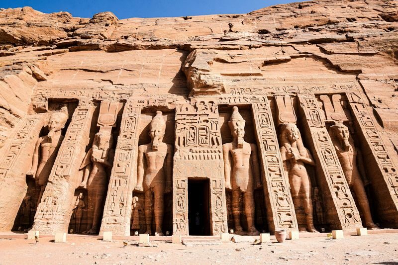 4-Day Nile Cruise sails Aswan to Luxor&Abu Simbel.Hot air Balloon - Luxor’s tombs and temples