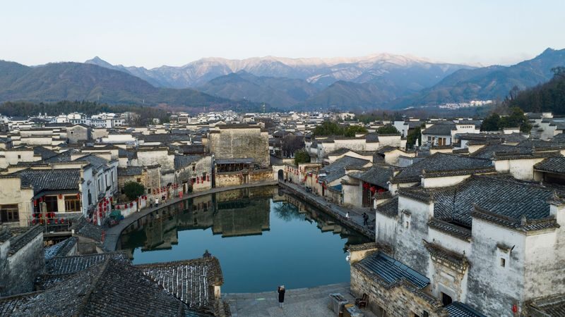 4-Day Tour to Huangshan Scenic Area and Hongcun Village in Anhui - What the price includes, and what it does not