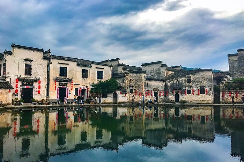 4-Day Tour to Huangshan Scenic Area and Hongcun Village in Anhui - Who should choose this four-day trip