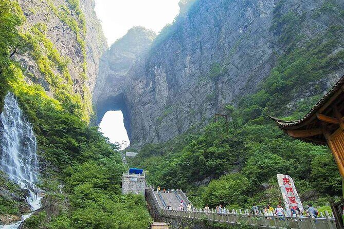 4 Day Zhangjiajie Tour to All Highlight Attractions with VIP Lift - FAQ
