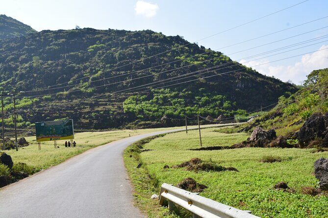 4 Days 3 Nights Private Tour in Ha Giang from Ha Noi - Day 3: Markets, Passes, and Mountain Villages