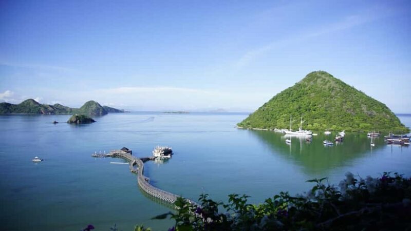 4 Days in Flores: Kelimutu Lakes, traditional villages - Day 3: Visiting Bena Megalithic Village and Manggarai Rice Fields