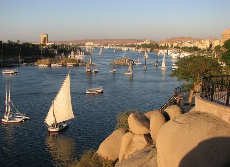 4-Days Nile Cruise From Aswan To Luxor including Abu Simbel - Day three: Edfu and the river toward Luxor