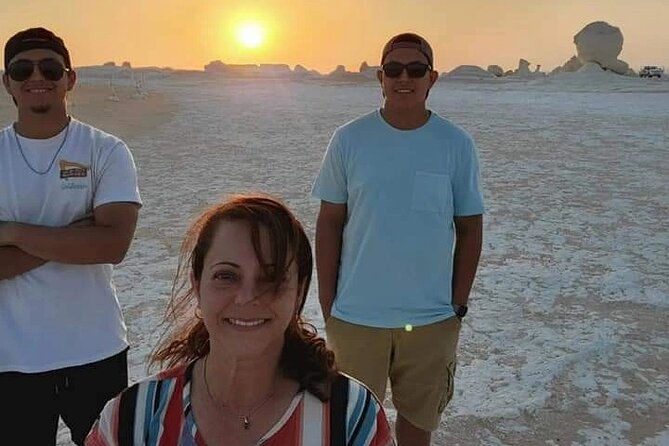 4 Days White Desert and Bahariya Oasis Tour - Tour Highlights