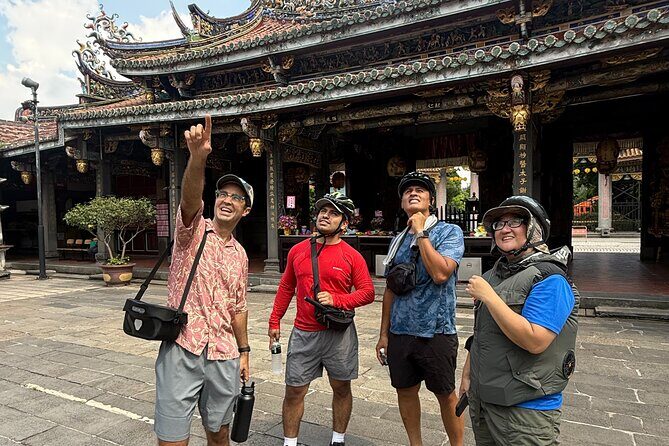 4 Hour Afternoon Cycling City Tour North with Snack - Starting Point and Group Size