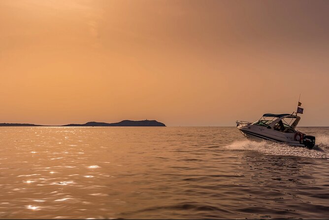 4 Hour Boat Trip Around the West Coast of IBIZA - Onboard Amenities and Services