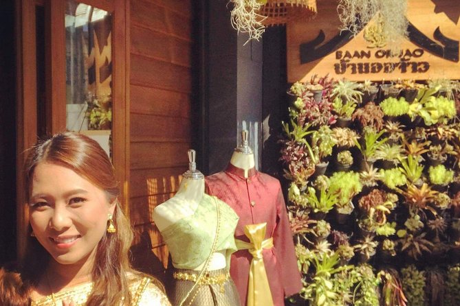 4 Hour Couple Package:Traditional Thai Costume RentalMakeup&Hairstyle for Woman - Package Inclusions