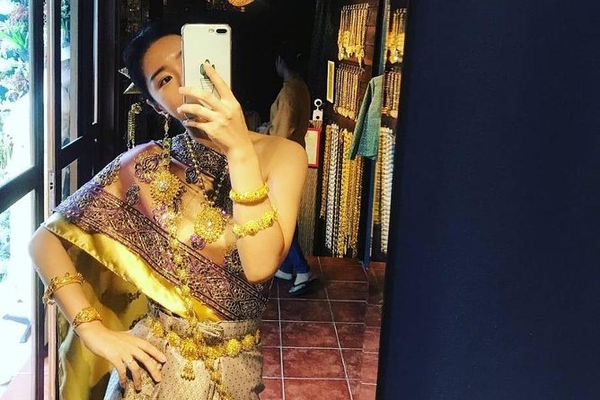 4 Hour Couple Package:Traditional Thai Costume RentalMakeup&Hairstyle for Woman - Weather Considerations