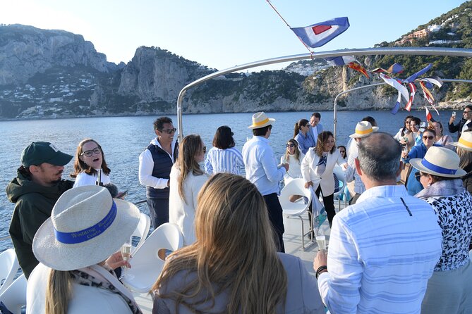 4 Hour Cruise Tour of the Amalfi Coast With Aperitif - Inclusions and Amenities