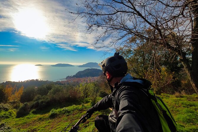 4-Hour E-Bike Guided Tour of the Tellaro and Montemarcello Villages - Tour Inclusions