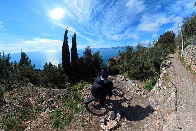 4-Hour E-Bike Guided Tour of the Tellaro and Montemarcello Villages - Meeting Point Information