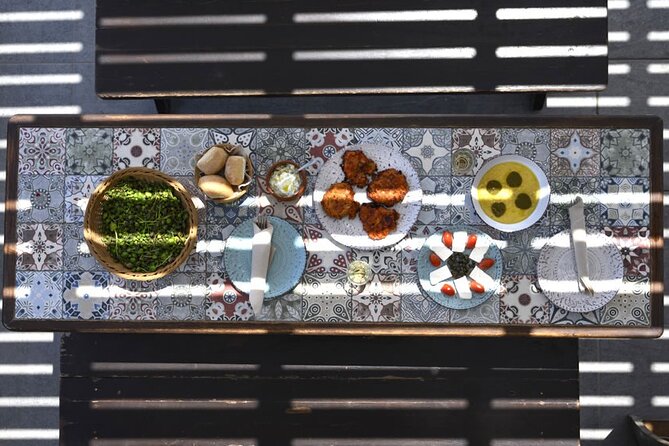 4 Hour Eat and Drink Private Tour in Santorini - Itinerary