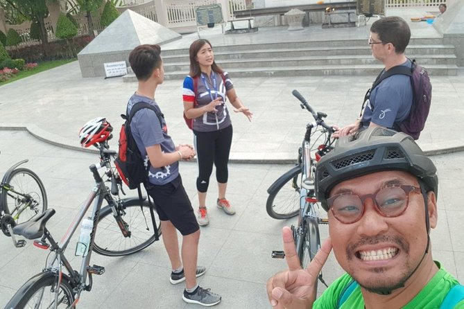 4-Hour Evening Bike Tour of Old City Chiang Mai - Additional Information About Meeting Point