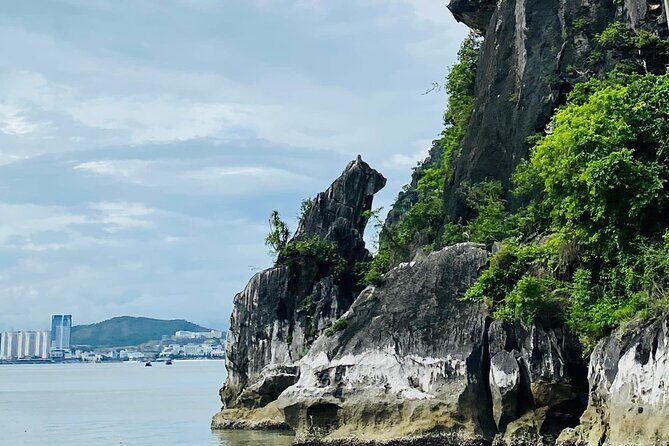4-Hour Halong Bay Tour with Kayak & Thien Cung Cave Exploration - The Sum Up