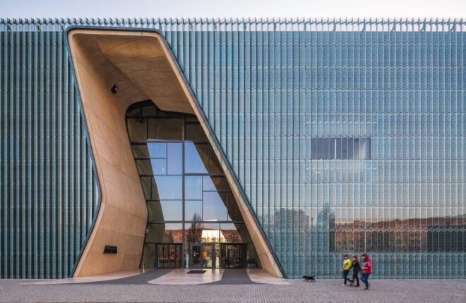 4 Hour: Lazienki Park and POLIN Museum /Inc. Pick-Up/ - Transportation and Pickup