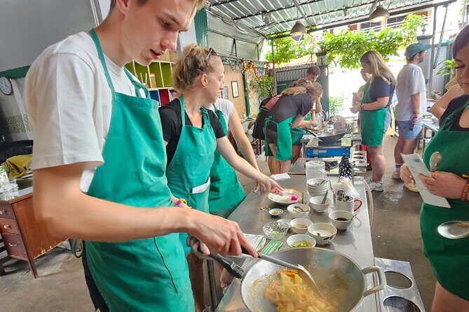 4 Hour Local Thai Kitchen Cooking Class in Phra Nakhon - Good To Know