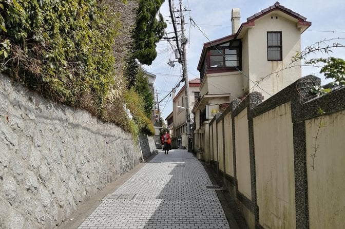 4-Hour Multicultural Kobe Walking Tour With Genuine Kobe Beef - Sampling Sake at a Specialty Shop