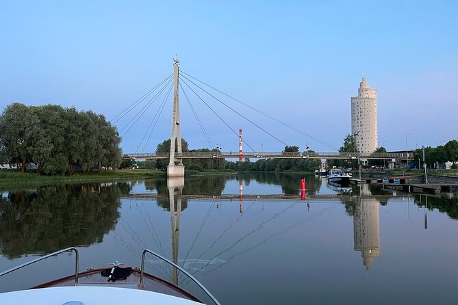 4-Hour Private Guided Luxury Boat Tour in Tartu - Operating Information