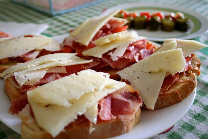 4-Hour Private Guided Walking Tour in Seville (2h Tapas Tour) - Inclusions and Amenities