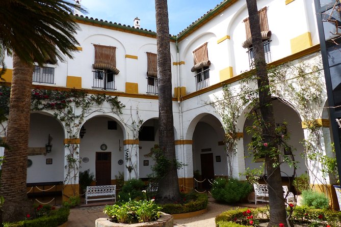 4-Hour Private Guided Walking Tour: Palaces of Seville - Pricing and Booking