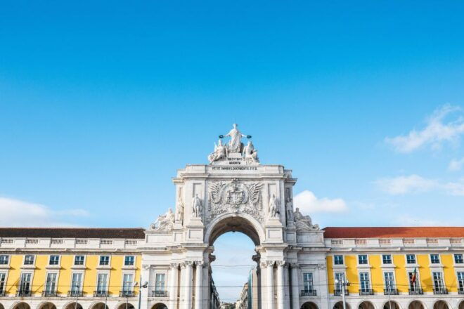 4 Hour Private Tuk Tuk Explore the Old and the New Lisbon - Inclusions