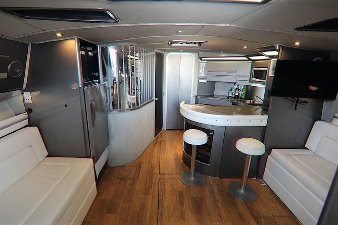 4-hour Private Yacht Cruise in Cabo - Inclusions and Amenities Provided