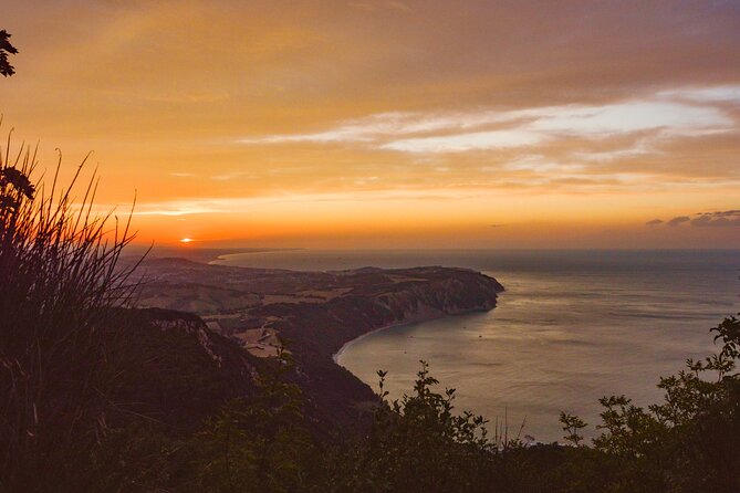 4-Hour Sunset Hiking at Mount Conero With Food and Wine - Culinary Delights and Wine Tasting