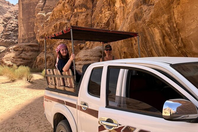 4 Hour Wadi Rum Desert Private Jeep Tour - Itinerary Highlights