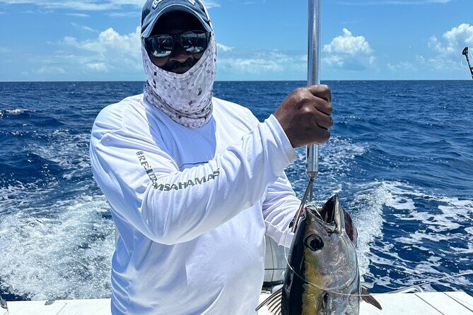 4 hours 53ft Dream Works Private Charter in Nassau - FAQs