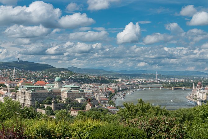 4 Hours Long Private Minivan Tour in Budapest - Inclusions and Services Provided