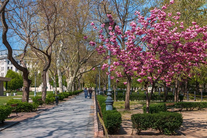 4 Hours Long Private Walking Tour in Budapest - Pricing Details and Cancellation Policy