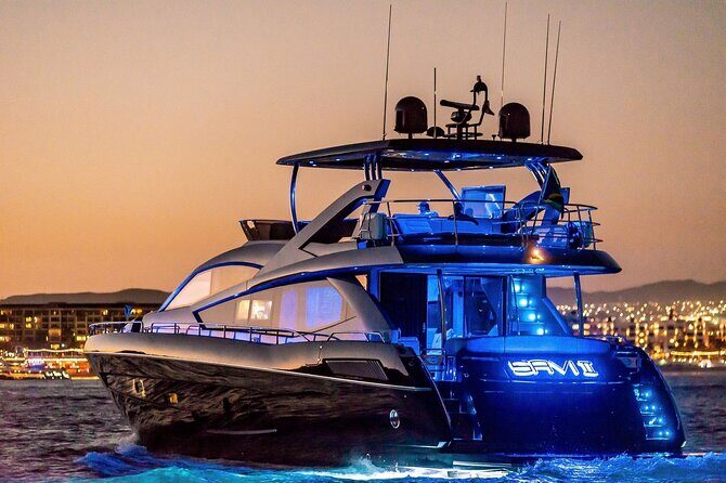 4 Hours Luxury Yacht Charter Tour in Los Cabos on SAVI II - The Sum Up