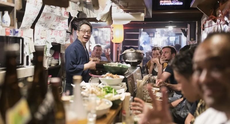 4 Hours Night Walking Tour in Tokyo - Yokocho alleys pair drinks with dinner