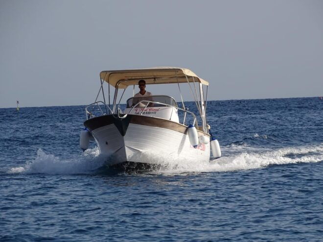 4 Hours Private Boat Tour - Inclusions and Amenities