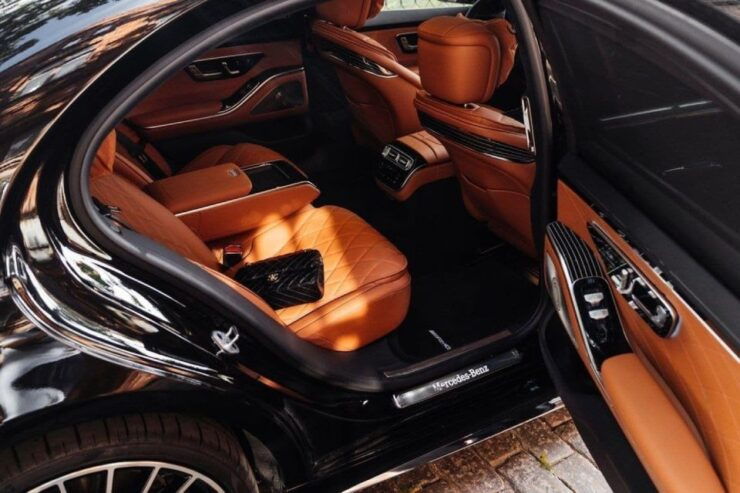 4-Hours Private Car With Driver in Zurich - Language Options