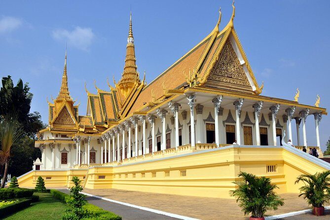 4 Hours Private Phnom Penh National Museum and Royal Palace Tour - Discovering Phnom Penh’s Historical Heart