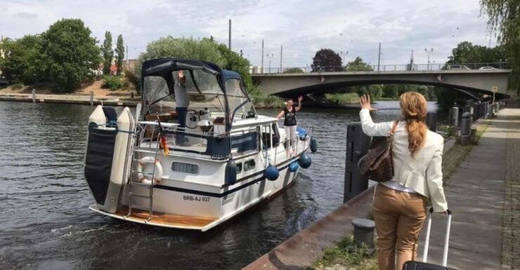 4 Hours Private Romantic River Boat Cruise With Wine - Activity Details and Options