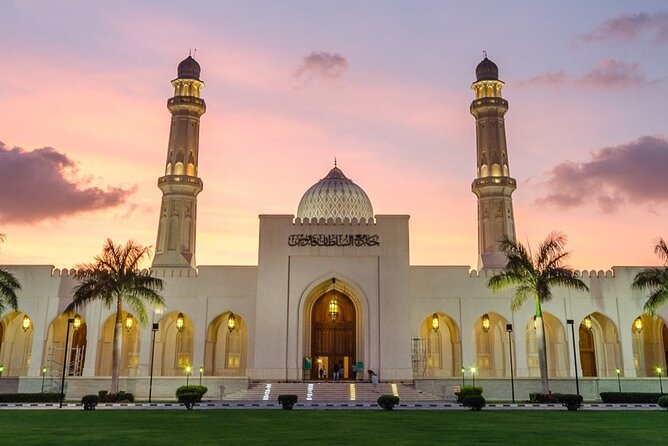 4 Hours Private Tour in Salalah City - Inclusions and Pickup Points