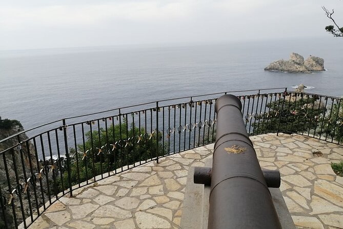 4-hours Small Group Tour - Palaiokastritsa & Corfu Town - Overview of the Tour