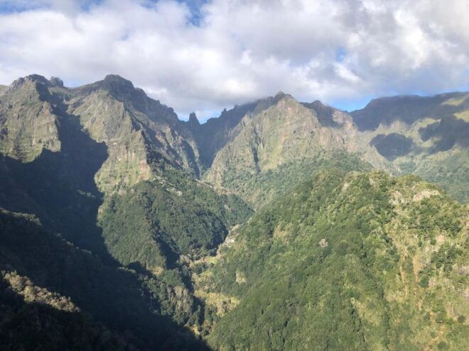 4 Hours Unique Classic Jeep Tour to Pico Do Arieiro, Madeira - Tour Description