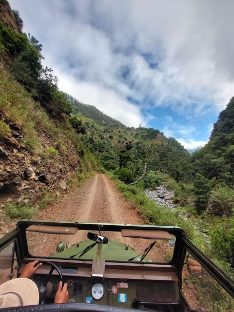 4 Hours Unique Classic Jeep Tour to Pico Do Arieiro, Madeira - Tour Details