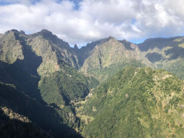 4 Hours Unique Classic Jeep Tour to Pico Do Arieiro, Madeira - Experience Highlights
