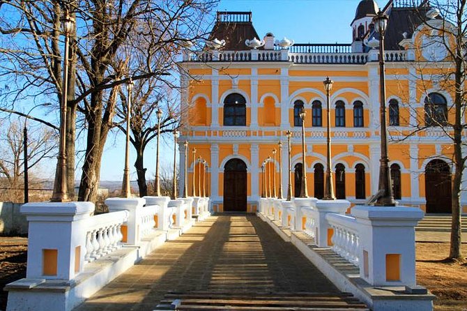 4 Hours Wonderful - Manuc Bei Mansion From Chisinau - Tour Activities