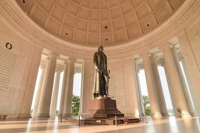 4-Hr DC Monuments Small Group Sightseeing Guided Tour - Who Is This Tour Best For?